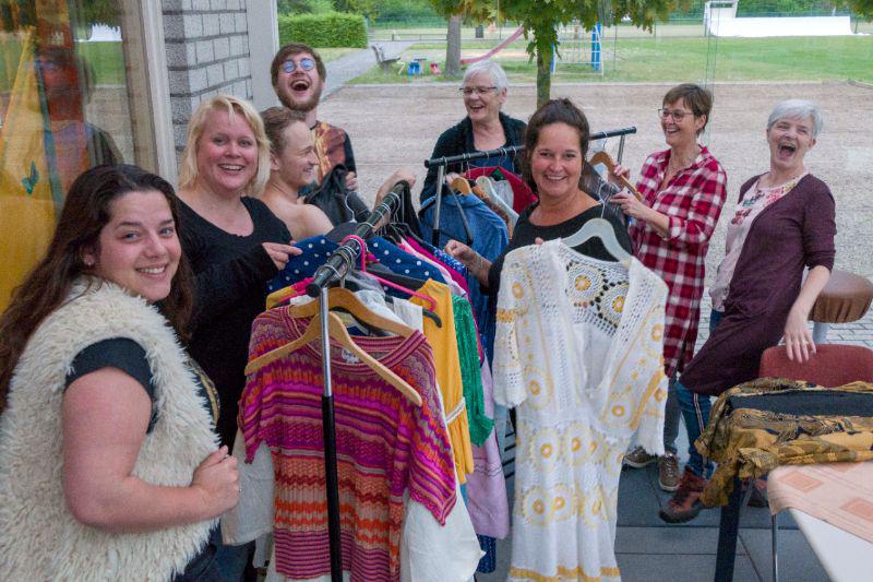 zommer69hippiesdollemina