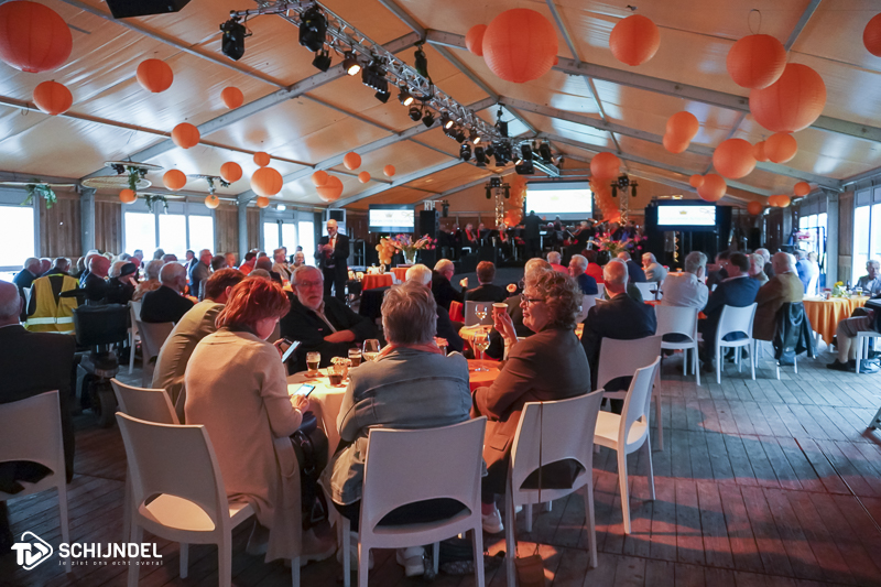 gedecoreerdenbal red 1