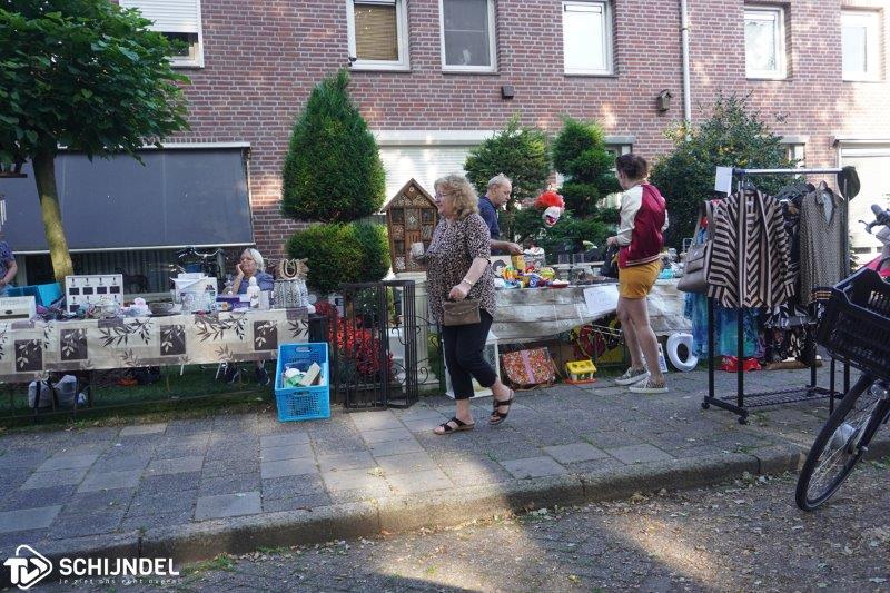 garagesale3